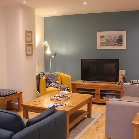 Stylish Flat In Central Tenby & Free Parking Exteriör bild