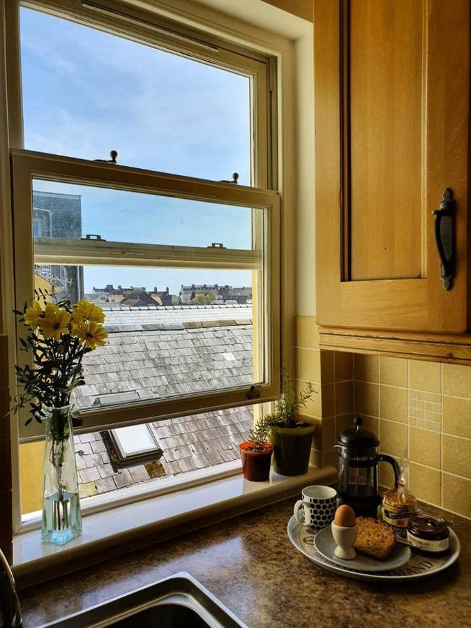 Stylish Flat In Central Tenby & Free Parking Exteriör bild