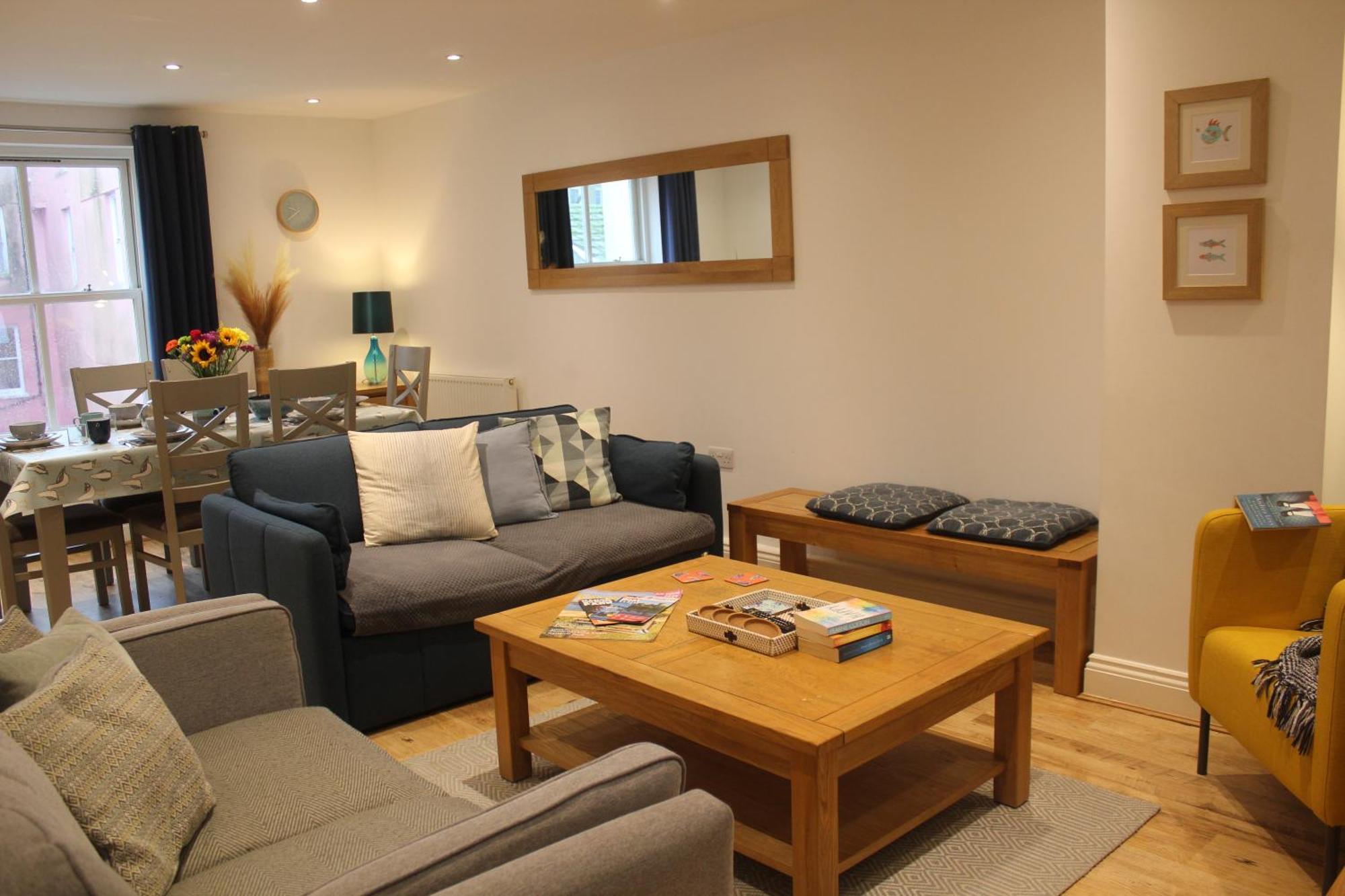 Stylish Flat In Central Tenby & Free Parking Exteriör bild