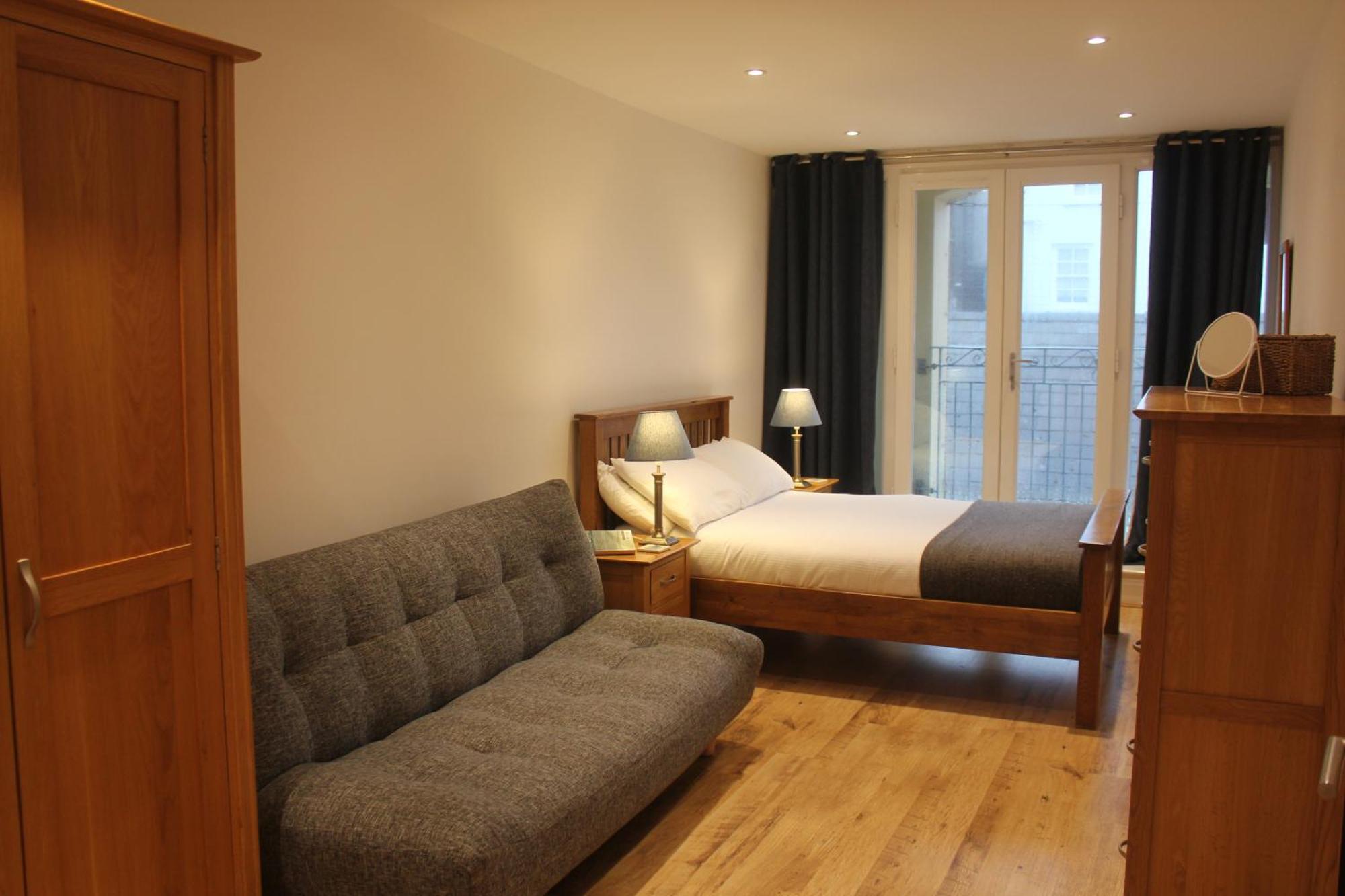 Stylish Flat In Central Tenby & Free Parking Exteriör bild
